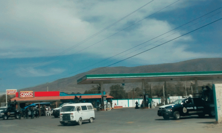 Sujetos asaltan gasolinera sobre la carretera federal Puebla-Tehuacán
