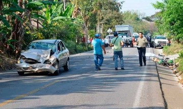 Muere menor en accidente vial; iba conduciendo una moto