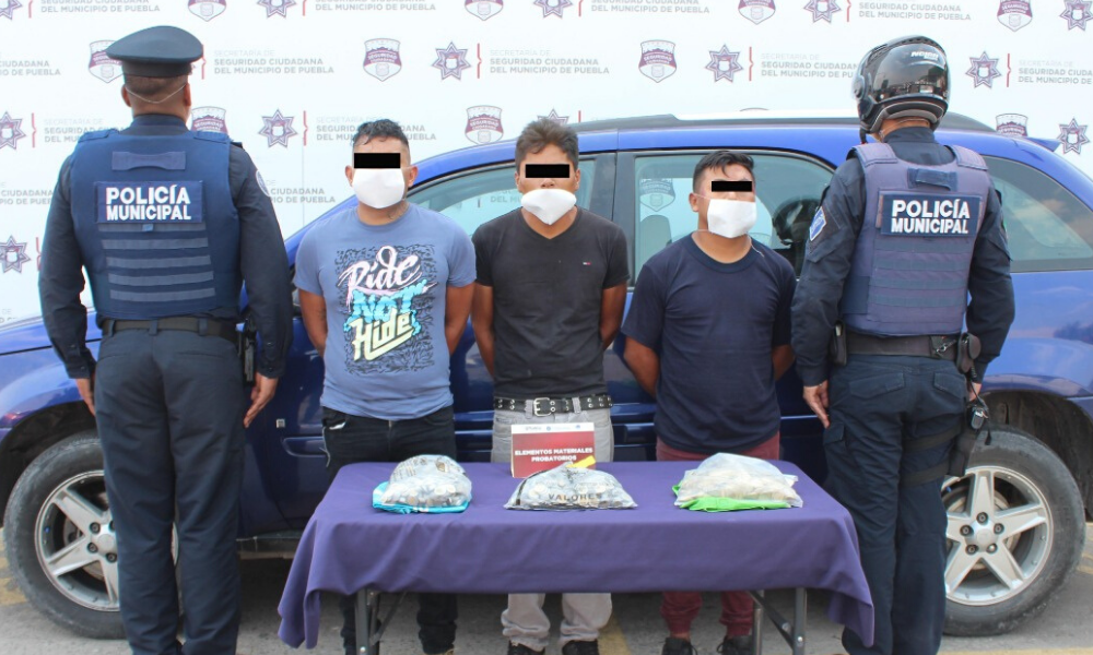 Capturan a 3 por robo a cuentahabiente en Puebla