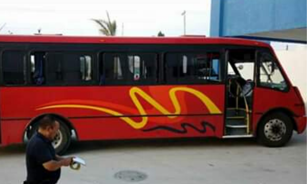 Ni en pandemia paran robos al transporte; asaltan autobús de la línea Rojos