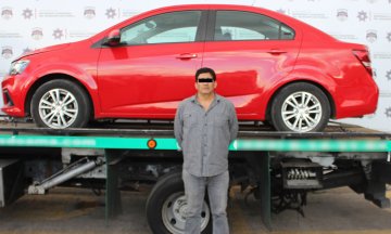 Recuperan auto robado en colonia Tepeyac
