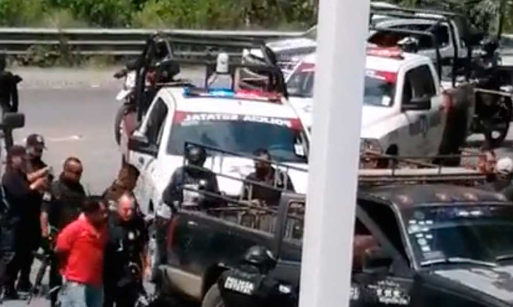 Balacera en Tlaola deja un civil muerto y un policía herido