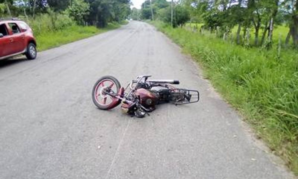 Motociclista muere al derrapar 