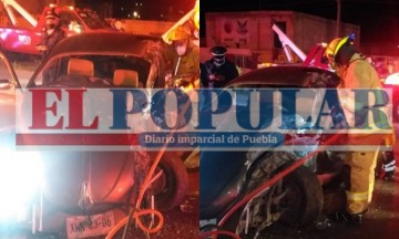 Automovilista muere prensado en choque