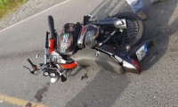 Chocan camioneta y motocicleta en Venustiano Carranza; hay un muerto