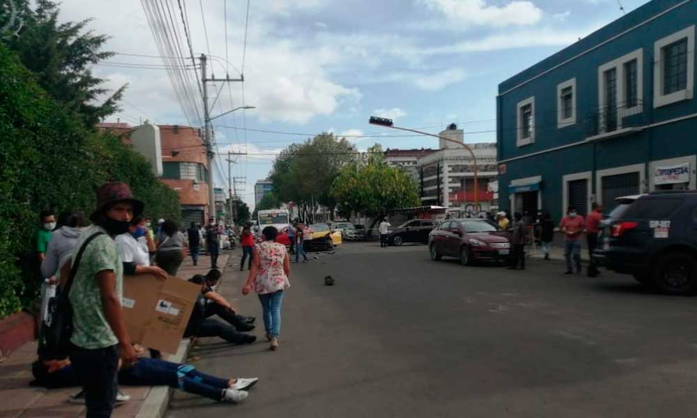 Tremenda carambola: En barrio Santiago choca patrulla y autos particulares