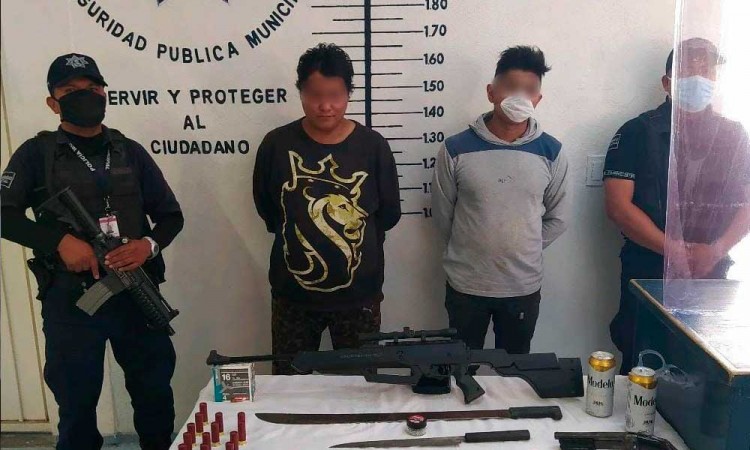 Asegura policía de San Pedro Cholula a 2 hombres por portación de arma