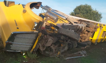 Vuelca tráiler en la autopista Puebla-Orizaba