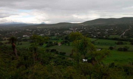 Hallan cadáver con narcomensaje en Tochtepec