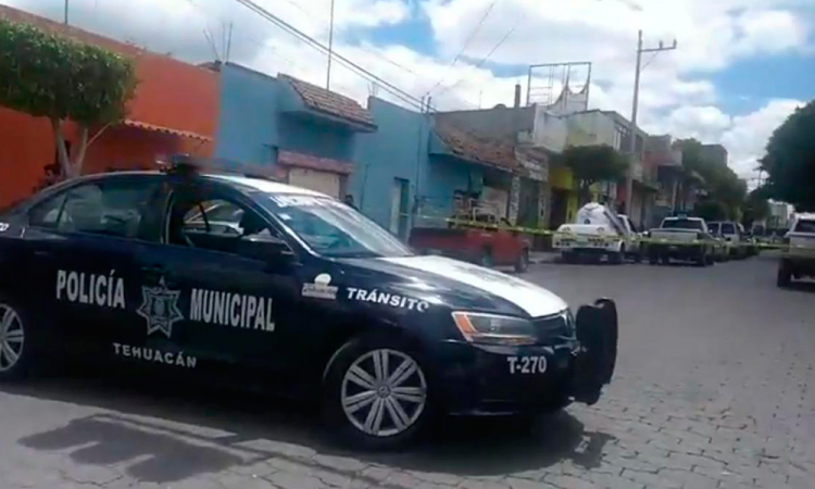 Detienen a hija del alcalde de Ajalpan durante cateos realizados en Tehuacán