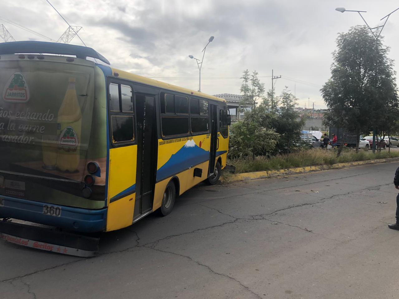 Choque de transporte público deja seis pasajeros lesionados en  la carretera federal a Tlaxcala
