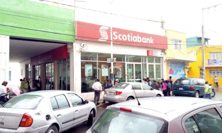 Golpe a Scotiabank en Texmelucan; ladrones se llevan 80 mil pesos