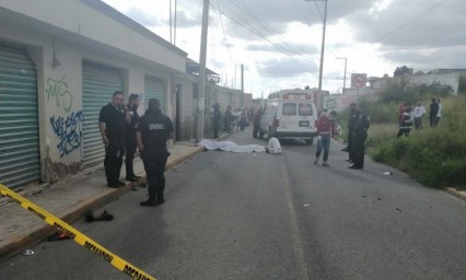 Pareja derrapa en la Avenida Nacional; mueren al instante