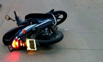 Muere motociclista por choque con ruta en la colonia La Paz