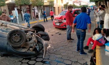 Chocan en calles de Tehuacán y muere recién nacido