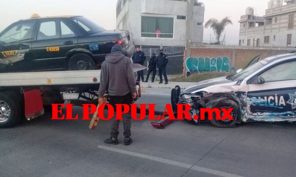 Policía resulta lesionada por choque de patrulla y taxi en fraccionamiento La Laguna, Puebla