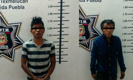 Vecinos detienen y entregan a delincuentes a la policía