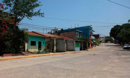 Emboscan a familia y matan a padre e hijo en carretera a Tuzamapan