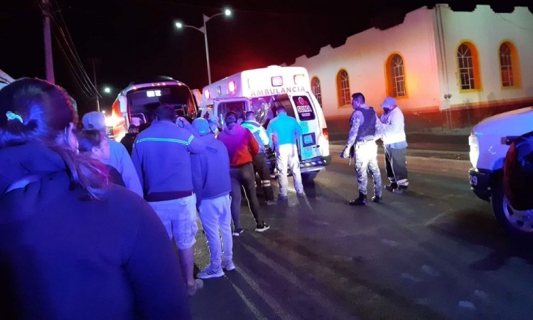 Mujer termina hospitalizada tras ser arrollada en la Puebla-Tehuacán
