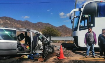 Los pasajeros del autobús de pasajeros no sufrieron lesiones de consideración.