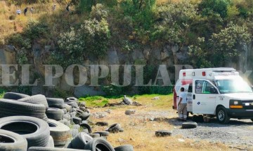 Ebrio cae al fondo de barranca en Caleras; Protección Civil tuvo que rescatarlo