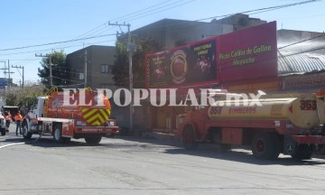 Los elementos policíacos acordonaron la calle y cerraron la circulación.