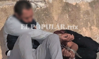 Dos asaltantes terminan detenidos y golpeados en fraccionamiento Los Héroes
