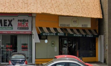 Con cristalazo entran a robar a un restaurante en Plaza San Pedro