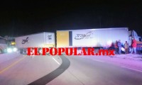 Colisión entre tráileres provoca cierre de la autopista Puebla-Orizaba
