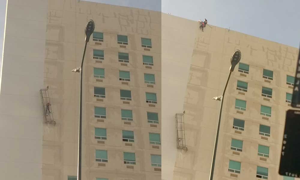 Trabajador queda suspendido en andamio que se reventó, a varios metros de altura