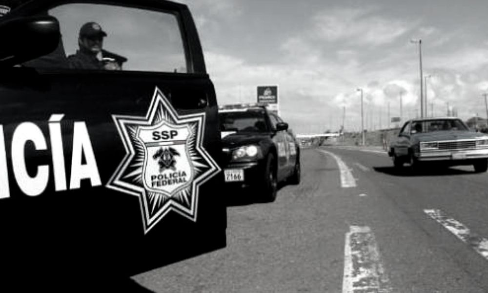 Ladrones fingen ser policías para robar camioneta en la autopista México-Puebla