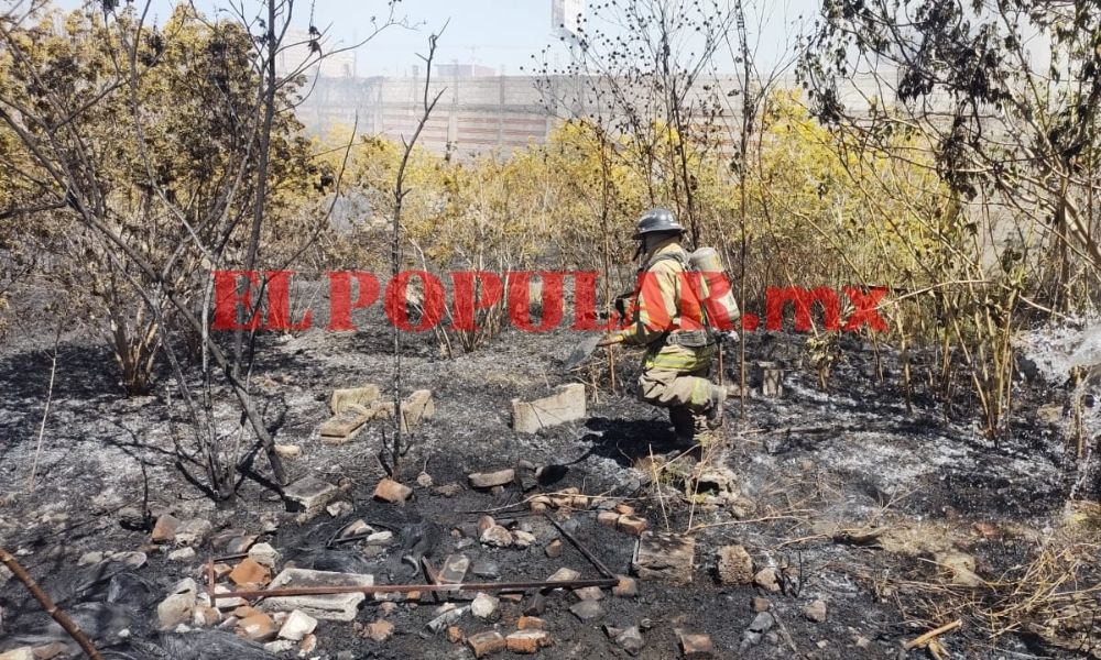 Reportan dos incendios casi simultáneos en Puebla 