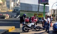 ¡Aguas con los carros! Dos accidentes en Puebla dejan a un peatón y a un motociclista lesionados 