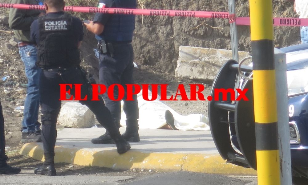 Muere mujer en vía pública frente a la tienda departamental Soriana Chapulco