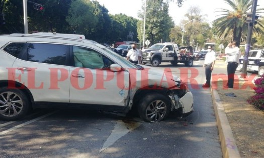 Policía municipal termina lesionada por choque a la altura del CENHCH