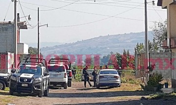 Asesinan a dos y dejan vivo a otro, pretendían enterrarlos en Texmelucan 