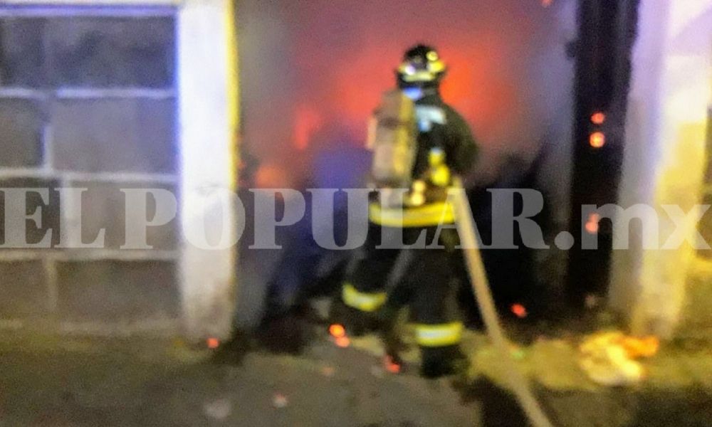 Incendio en casona moviliza a bomberos en el barrio de La Luz