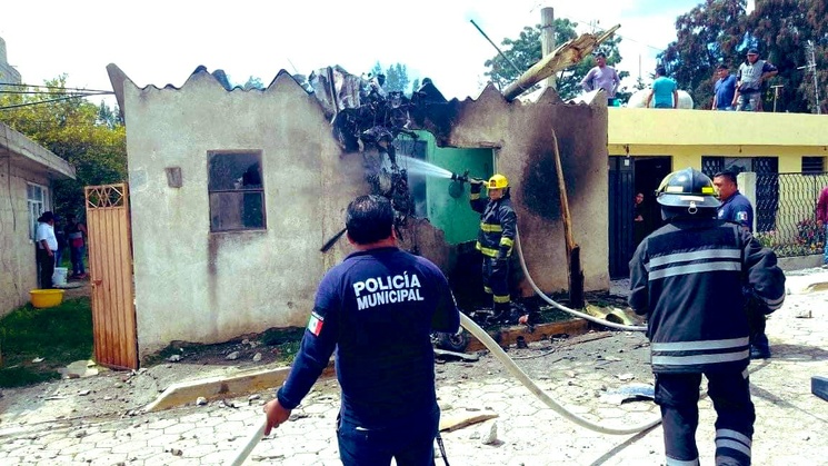 Hay 3 muertos en desplome de avionea en Felipe Ángeles Puebla