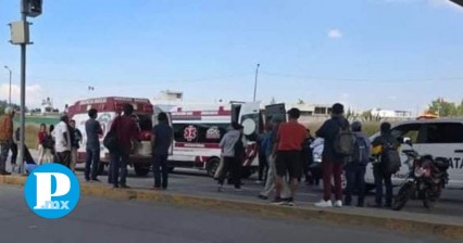 Muere motociclista tras derrapar y caer del puente periférico hacia la federal Puebla- Tehuacán