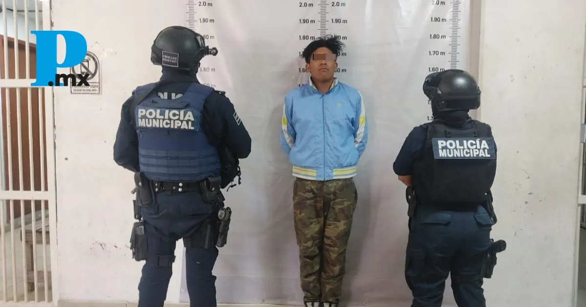 La SSCyPC de Cuautlancingo detuvo a una persona por robar mercancía de un Oxxo 