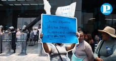 ¡Zafarrancho en el SAT Angelópolis! Manifestantes toman las oficinas