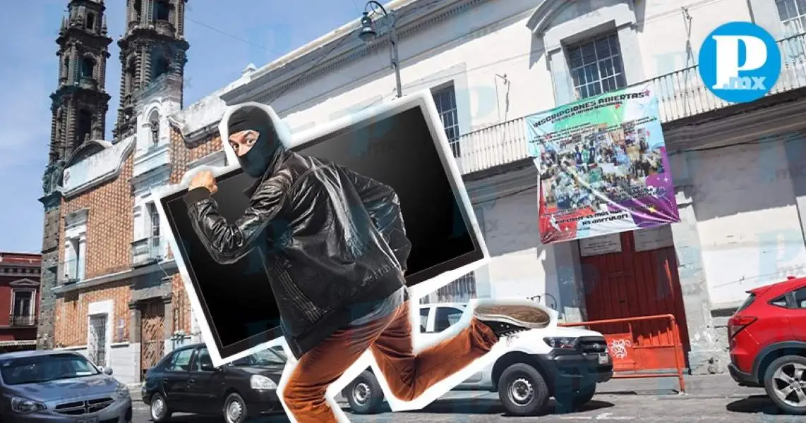 Roban pantallas en primaria del Centro Histórico de Puebla