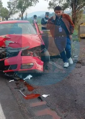 Presunto agente del Ministerio Público protagoniza accidente en la autopista México-Puebla