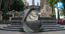 Encuentran cocodrilo de pantano en mochila abandonada en el Zócalo de Puebla
