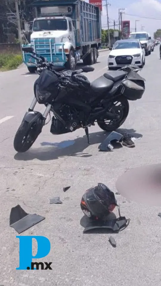 Atropellan al comunicador poblano Fredy Aco mientras viajaba en moto