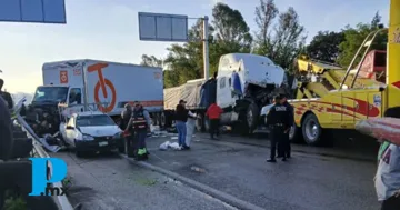 El percance vial provocó el cierre del tránsito en la zona, no se reportaron personas fallecidas 