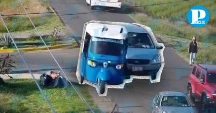 La mañana del pasado martes 9 de septiembre, un mototaxi azul colisionó contra un automóvil en la entrada de CU2
