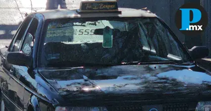 Sujetos dispararon contra un hombre que se encontraba viajando en un taxi a la altura del Estadio Cuauhtémoc.