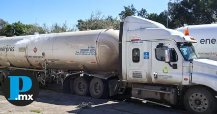 De acuerdo con investigaciones, la camioneta transportaba combustible sustraído de forma ilegal.
