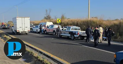 Hallan cadáver encobijado sobre la Vía Corta Chiautempan-Puebla